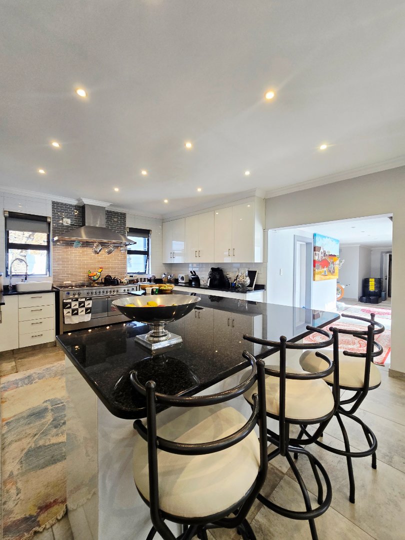 6 Bedroom Property for Sale in Wilkoppies North West